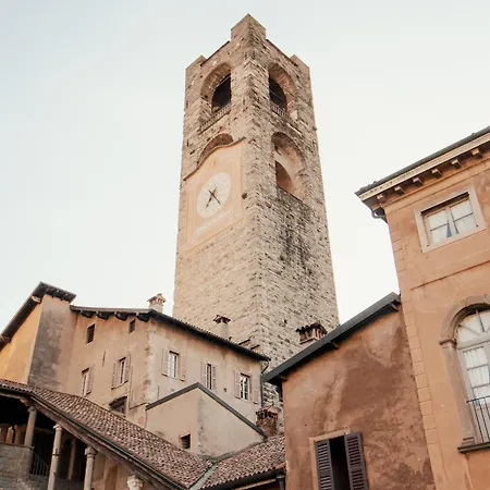 Bilocale Con Terrazzo E Garage In Centro